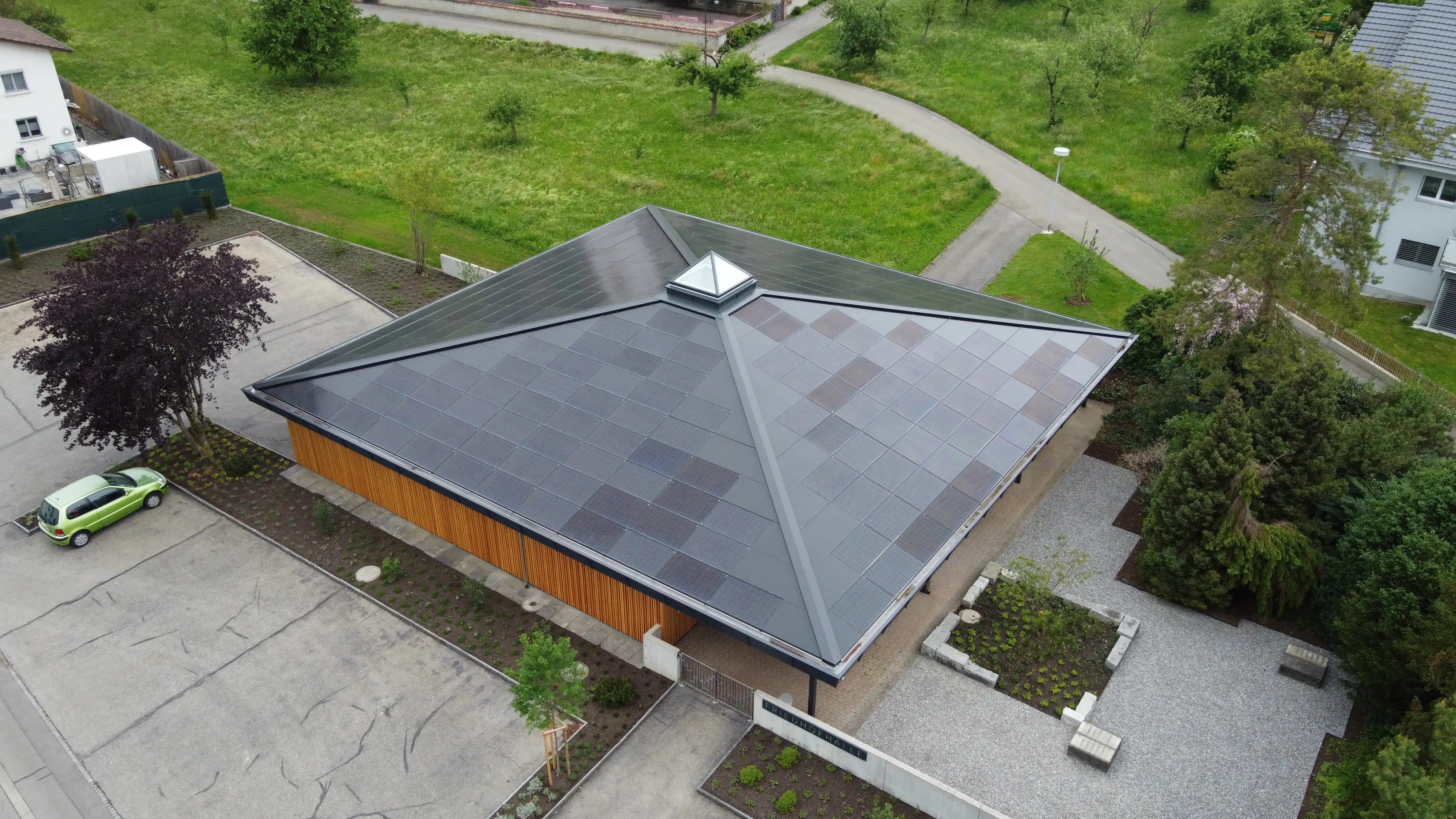 Bild Solaranlage Friedhofshalle Lausen